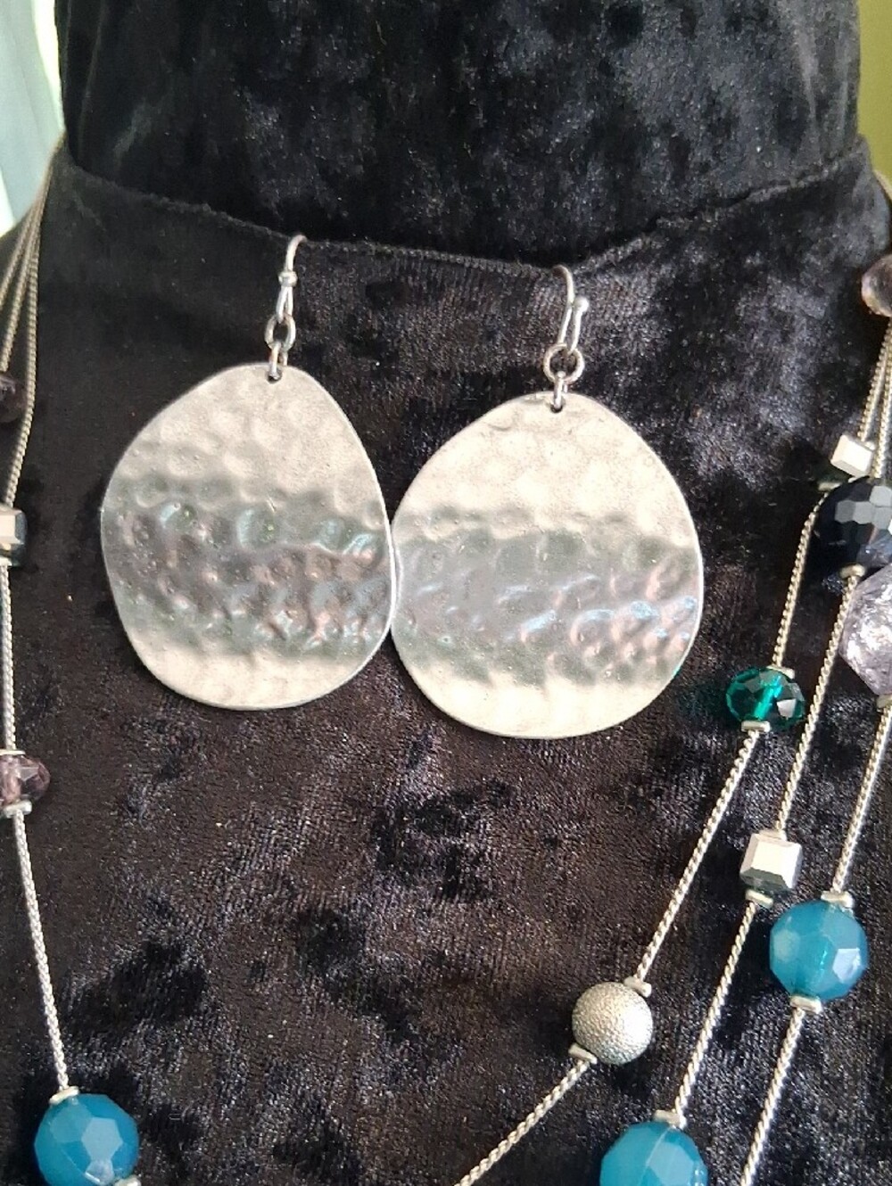 Multi-Strand Silver & Teal Beaded Necklace with Hammered Disc Earrings - Picture 4 of 7